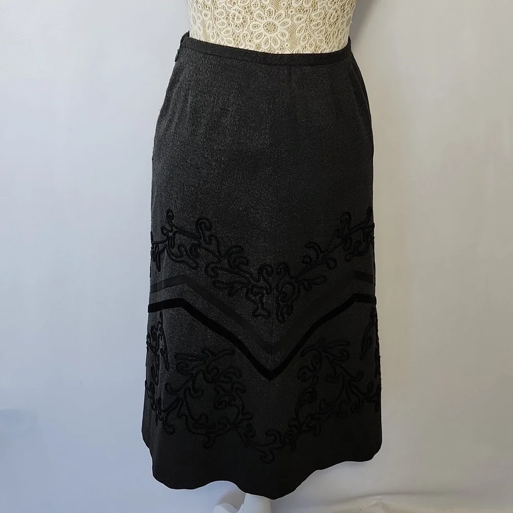 Anne Taylor Loft Petite Black Embroidered Lined Wool Blend Side Zip A Line Skirt